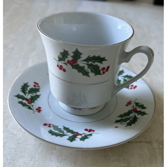 Unbranded Other - Christmas Cup & Saucer Holly Leaves & Berries
